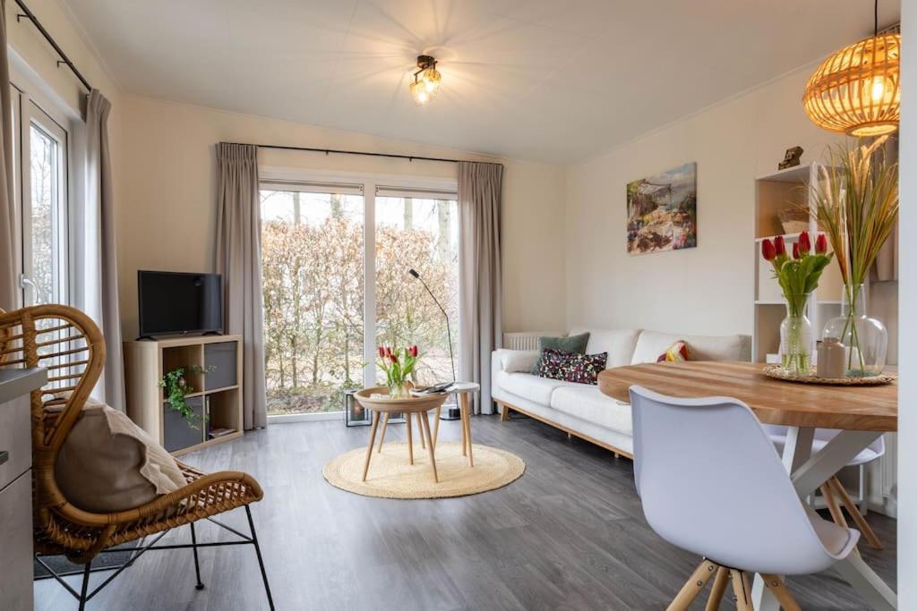Gezellig Modern Chalet Midden Op De Veluwe Epe Eksteriør bilde